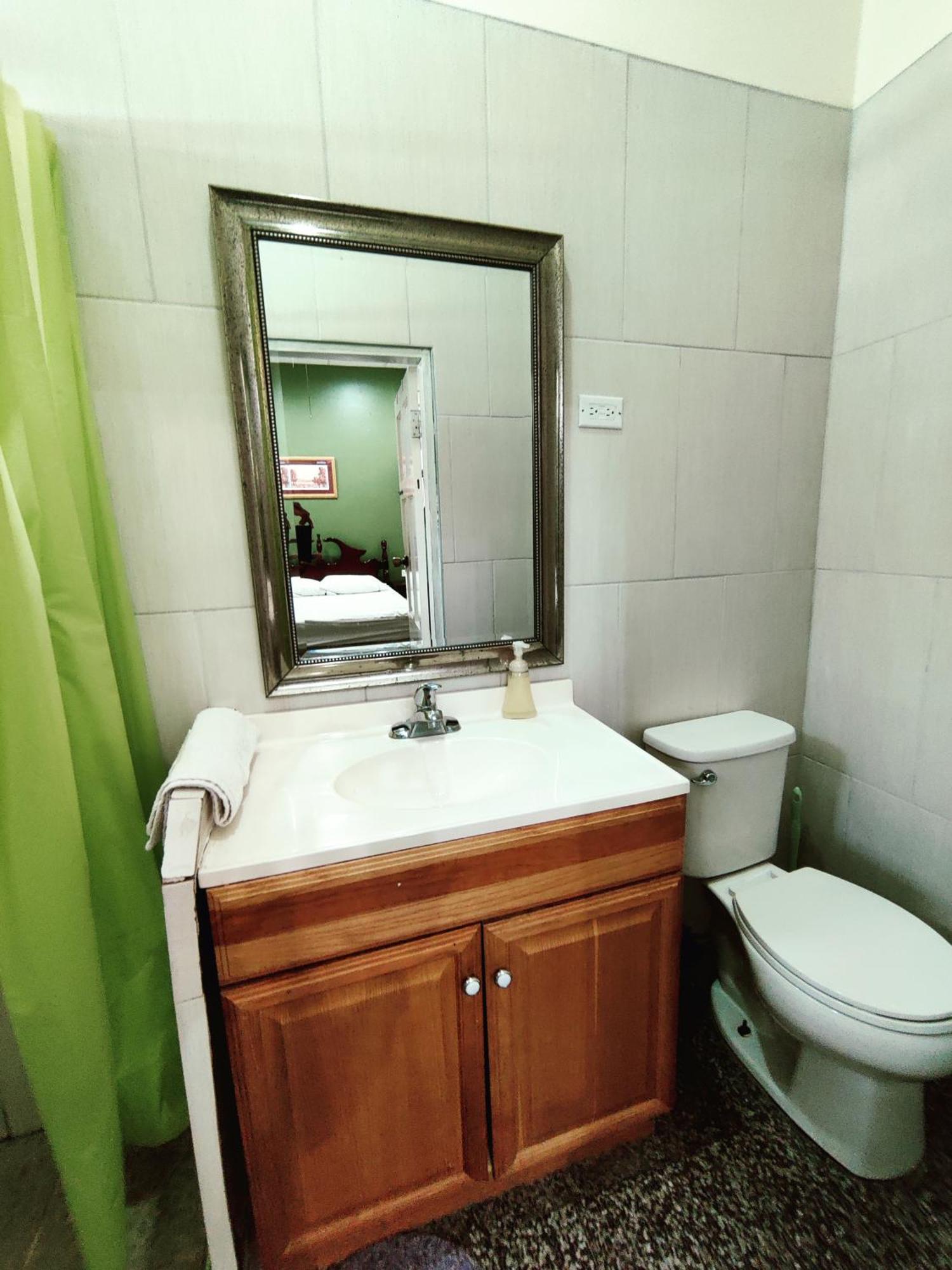 Bed and Breakfast Woodbrook On The Avenue Port of Spain Esterno foto