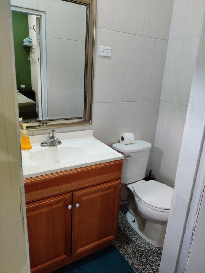 Bed and Breakfast Woodbrook On The Avenue Port of Spain Esterno foto